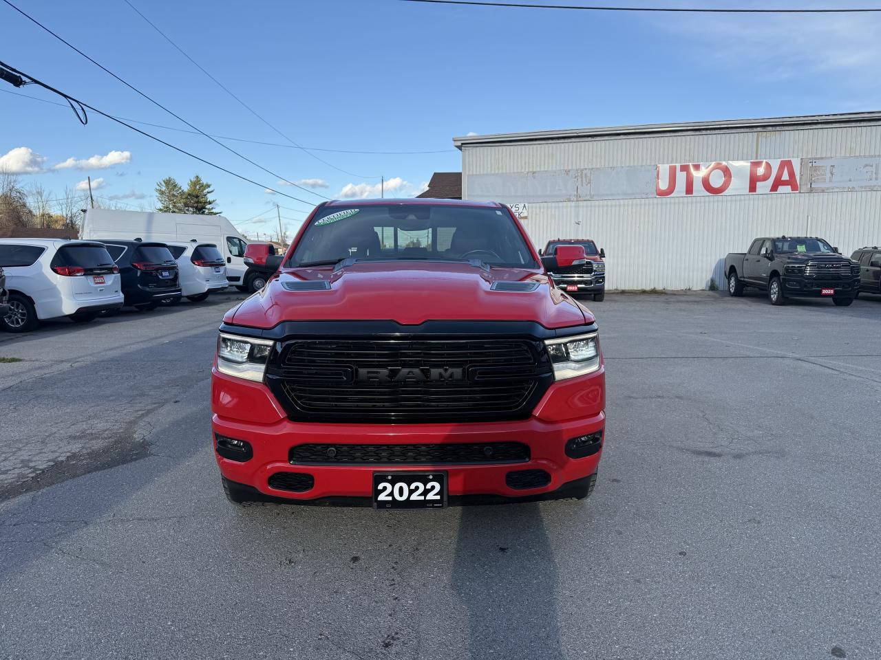 2022 RAM 1500 SPORT CREW 4X4 HEMI- 12 INCH NAV- ONLY 66,000 KM Photo