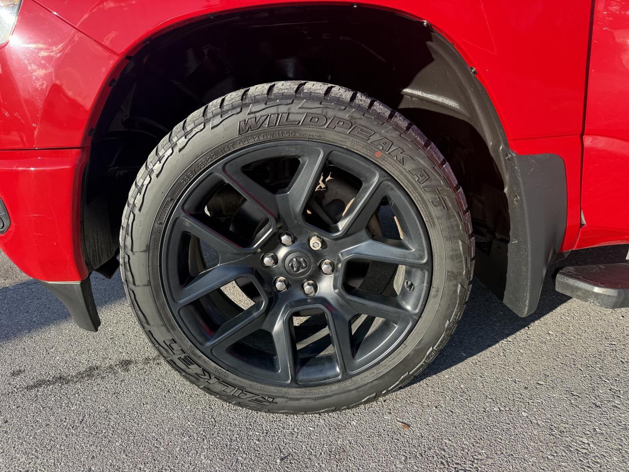 2022 RAM 1500 SPORT CREW 4X4 HEMI- 12 INCH NAV- ONLY 66,000 KM Photo