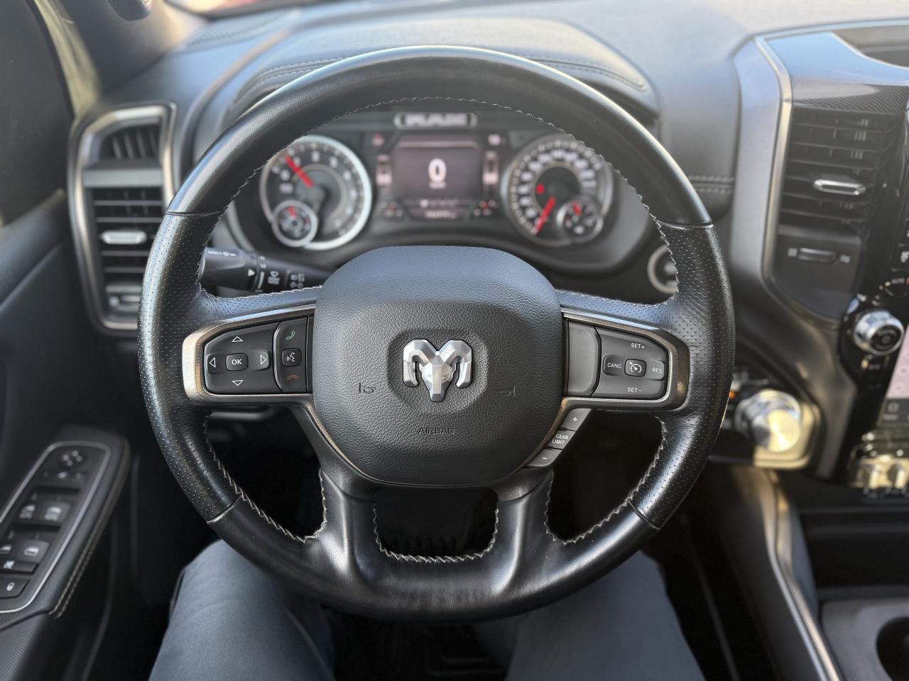 2022 RAM 1500 SPORT CREW 4X4 HEMI- 12 INCH NAV- ONLY 66,000 KM Photo