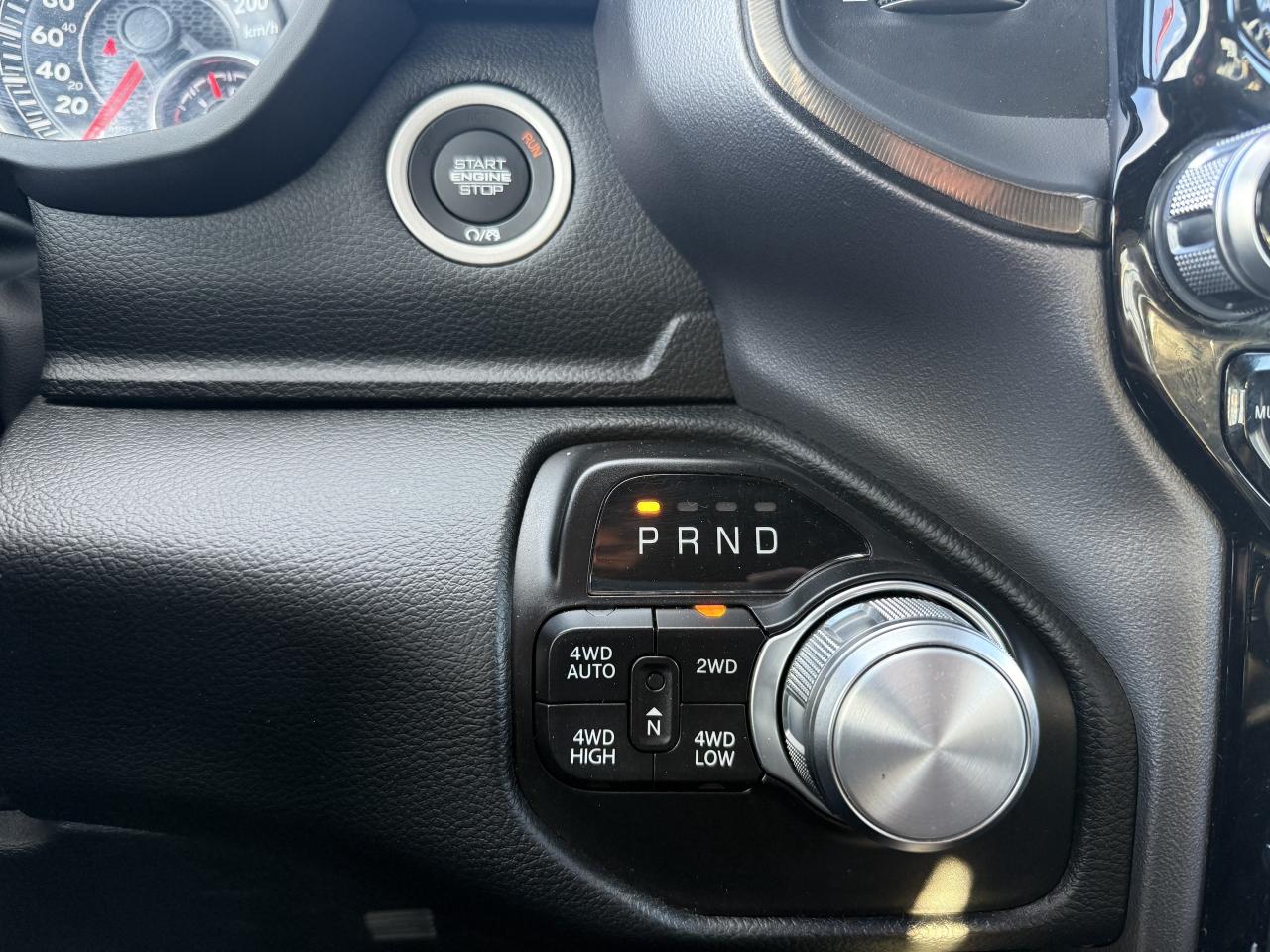 2022 RAM 1500 SPORT CREW 4X4 HEMI- 12 INCH NAV- ONLY 66,000 KM Photo