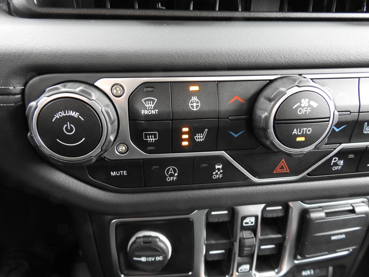 2025 Jeep Wrangler Rubicon X 4 Door 4x4 - DEMO - 0% UP TO 72 MONTHS Photo