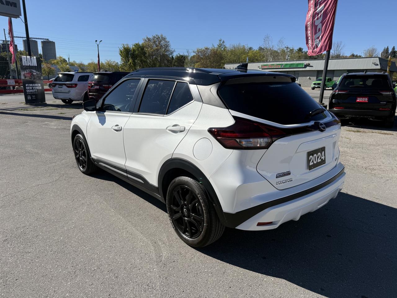 2024 Nissan Kicks SR FWD - Remote Start - Heated Seats Photo
