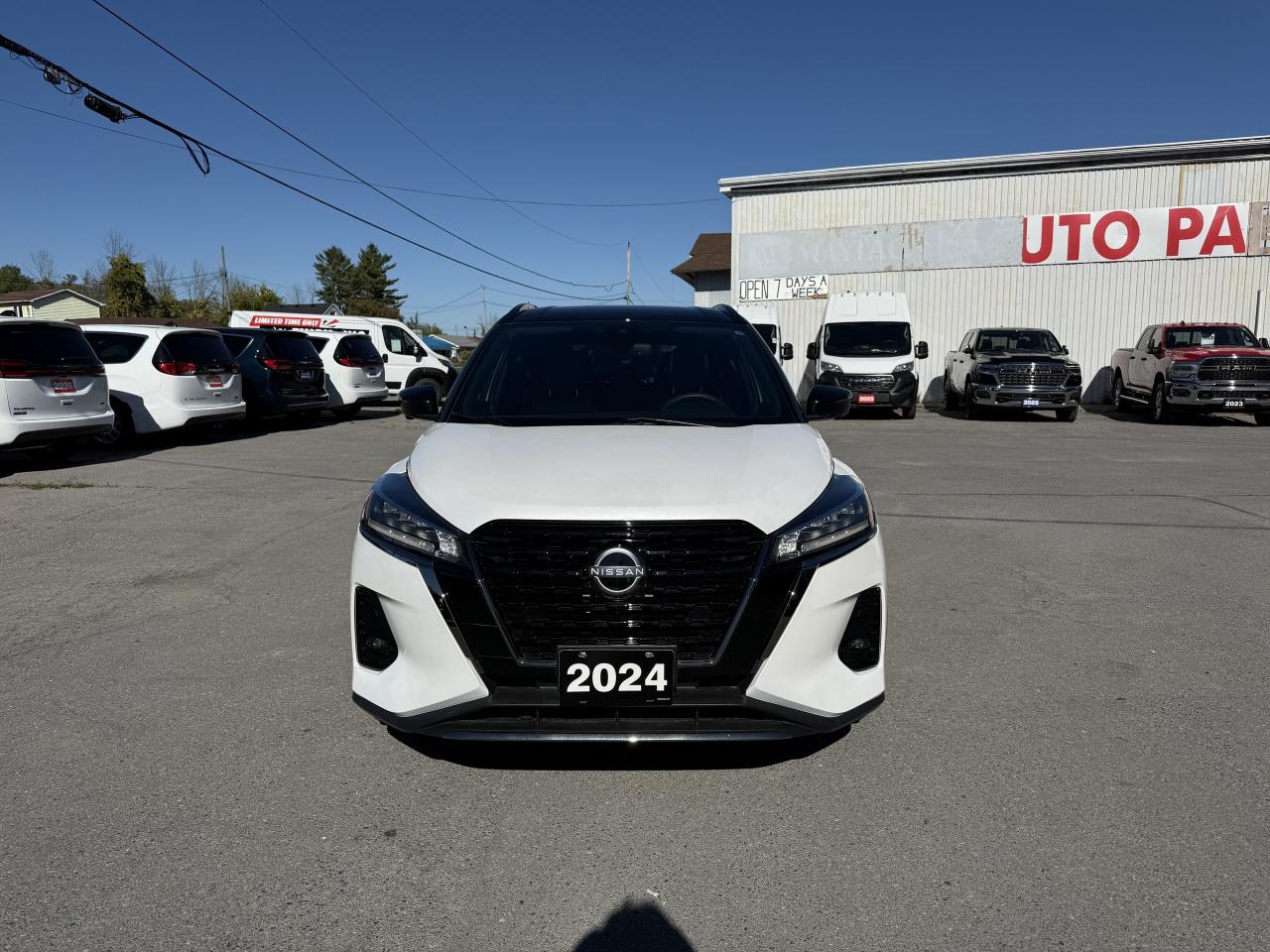 2024 Nissan Kicks SR FWD - Remote Start - Heated Seats Photo