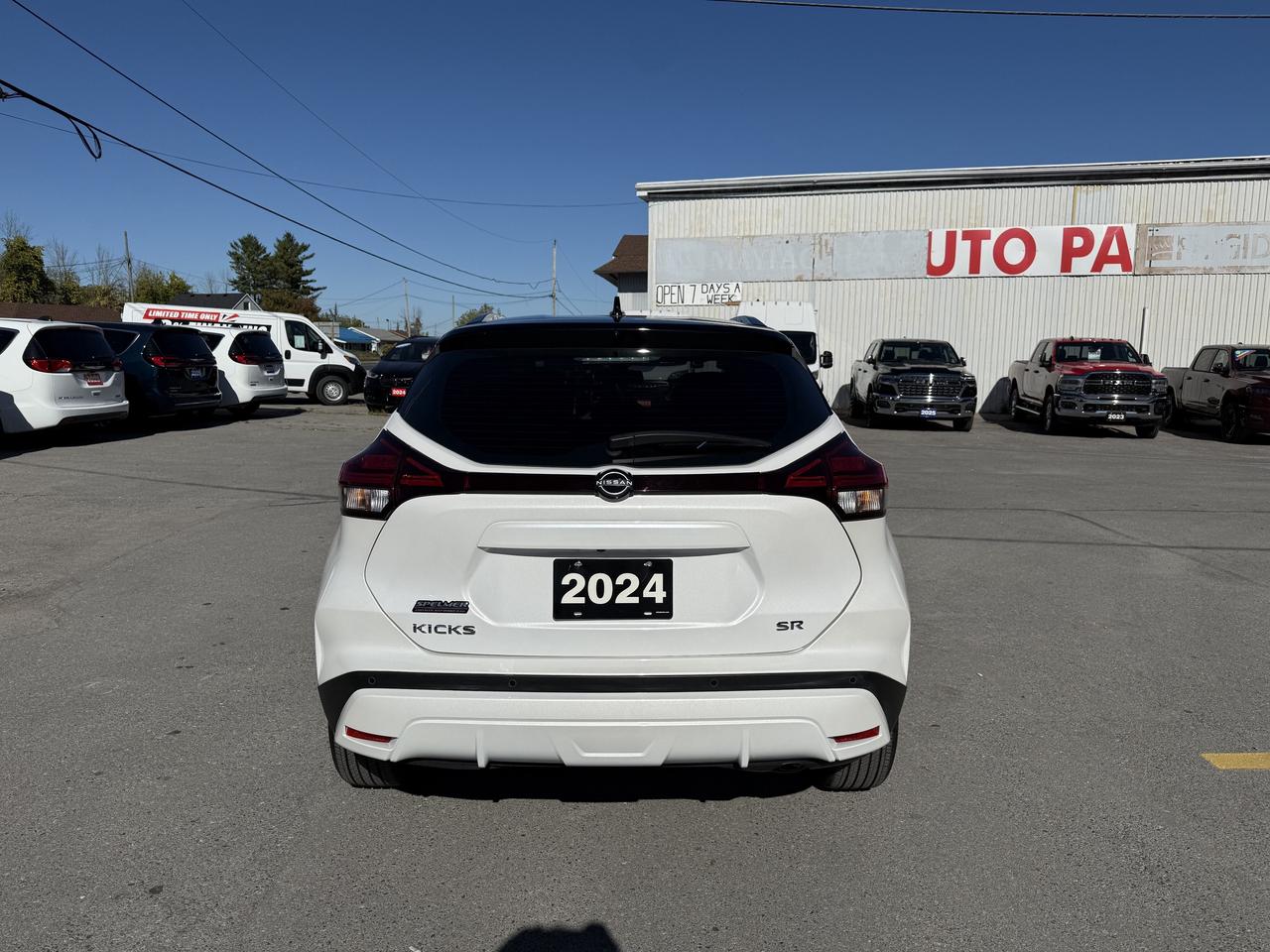 2024 Nissan Kicks SR FWD - Remote Start - Heated Seats Photo3
