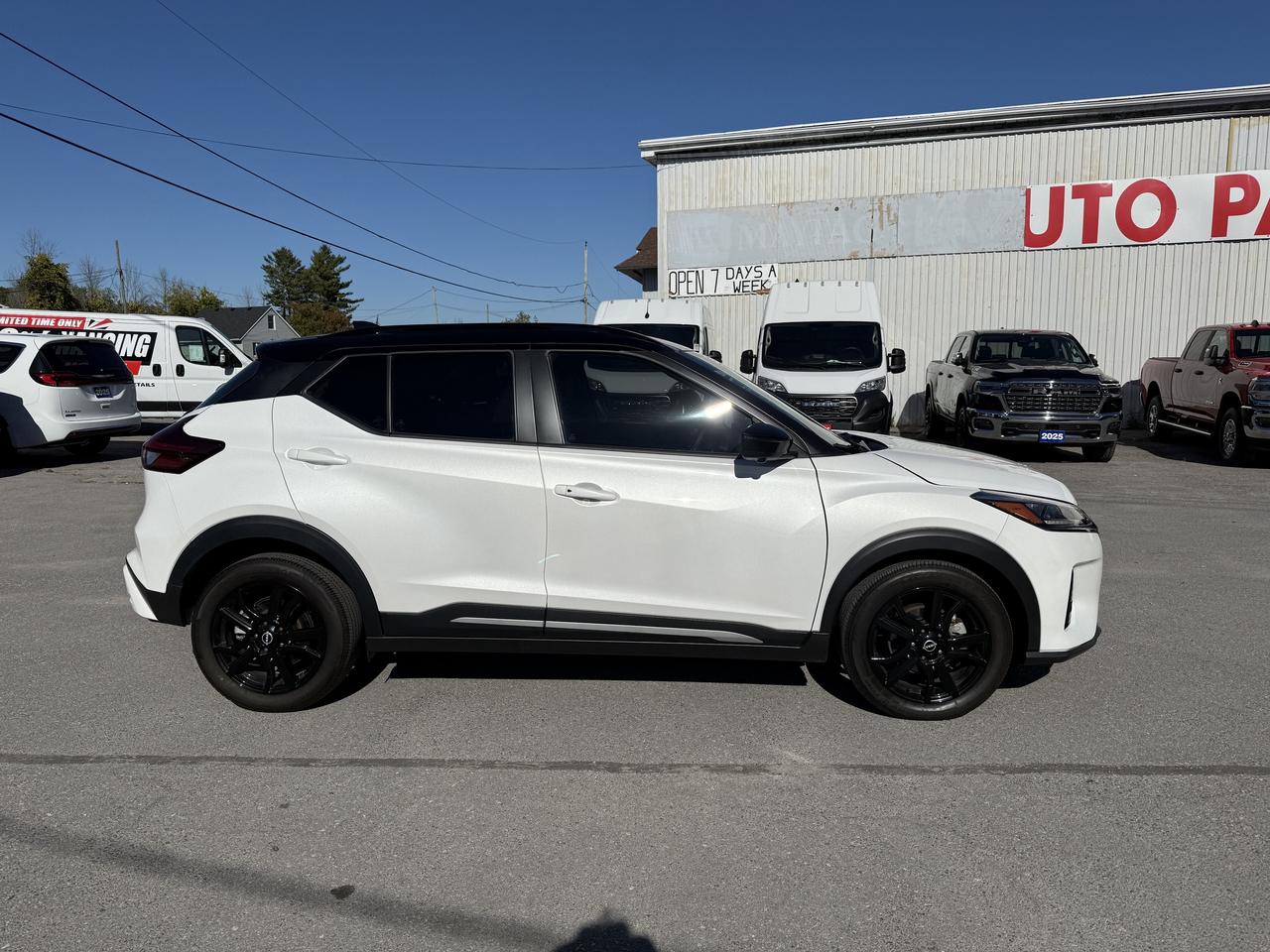 2024 Nissan Kicks SR FWD - Remote Start - Heated Seats Photo