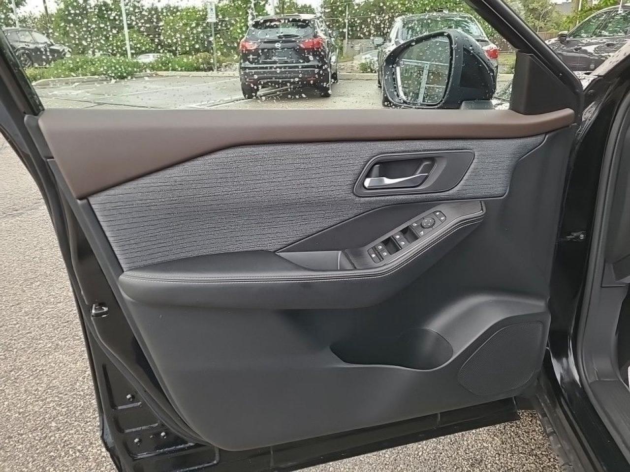 2023 Nissan Rogue SV Moonroof Heated Seats (LOW MILEAGE REDUCED!!) Photo
