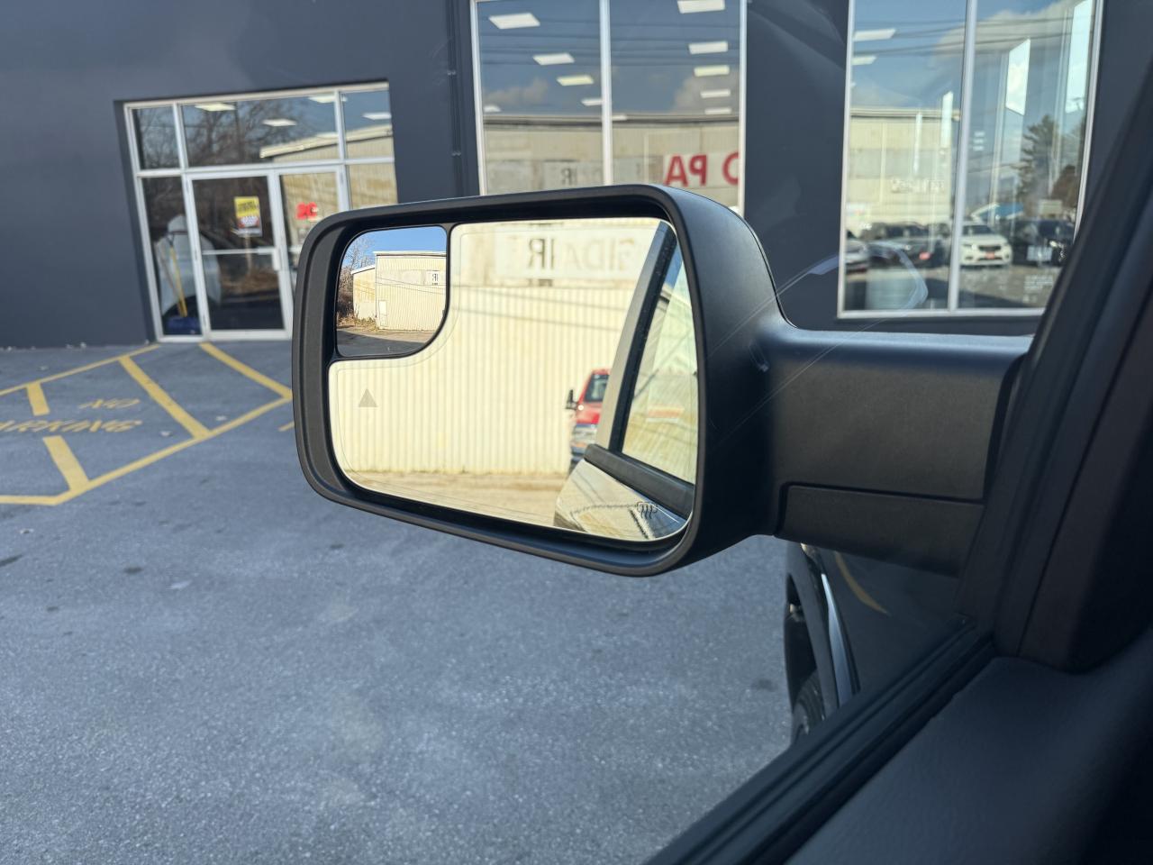 2025 RAM 1500 Big Horn 4x4 Crew - Demo: Qualifies for new rates! Photo