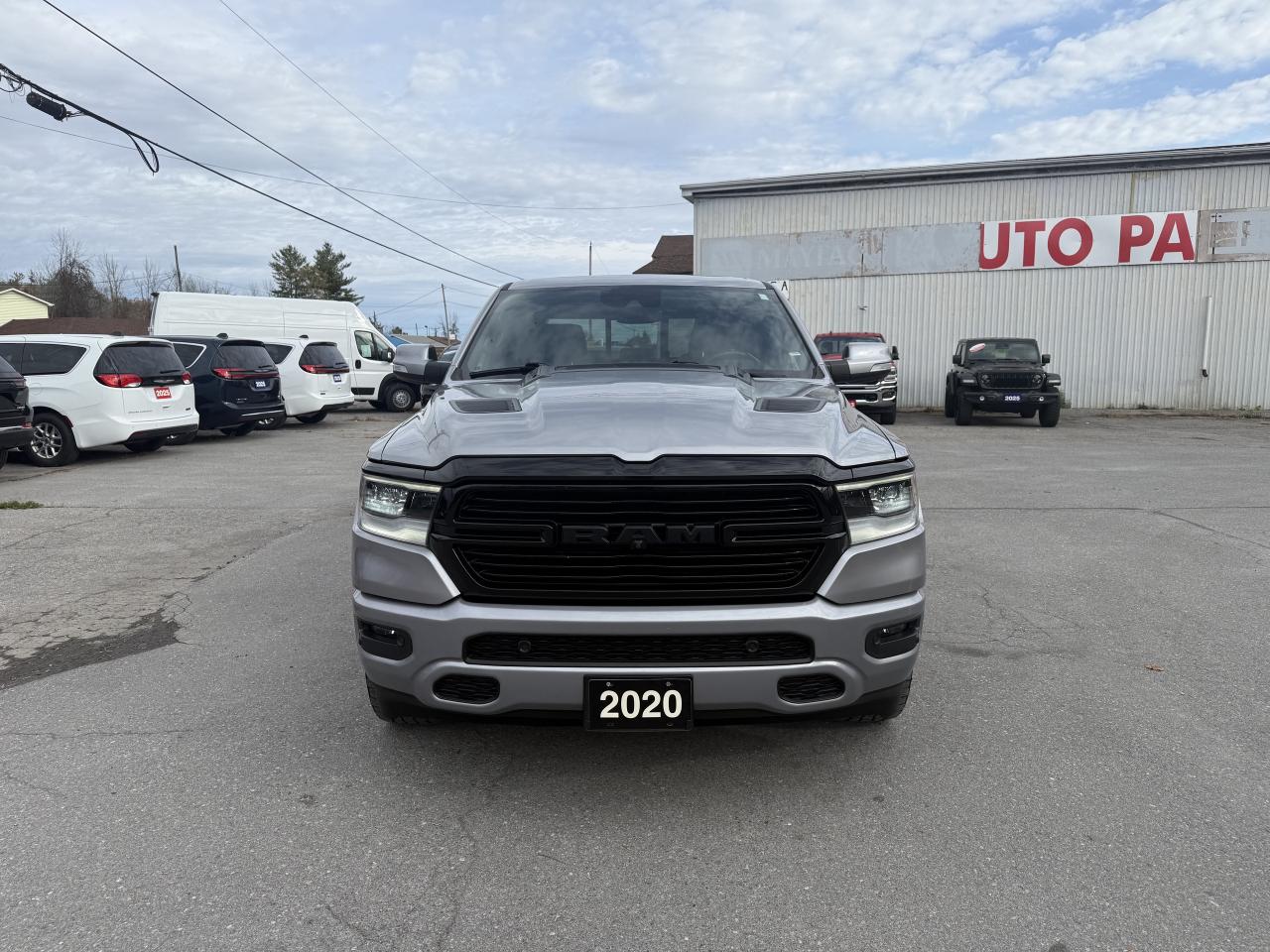 2020 RAM 1500 SPORT CREW 4X4 - HEMI - PANORAMIC SUNROOF Photo