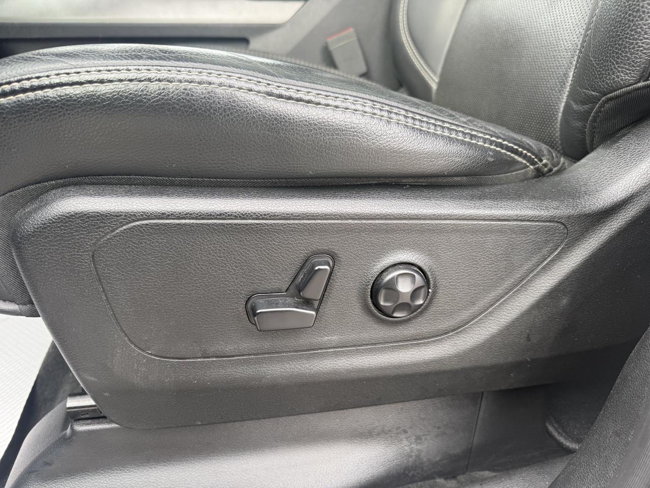 2020 RAM 1500 SPORT CREW 4X4 - HEMI - PANORAMIC SUNROOF Photo