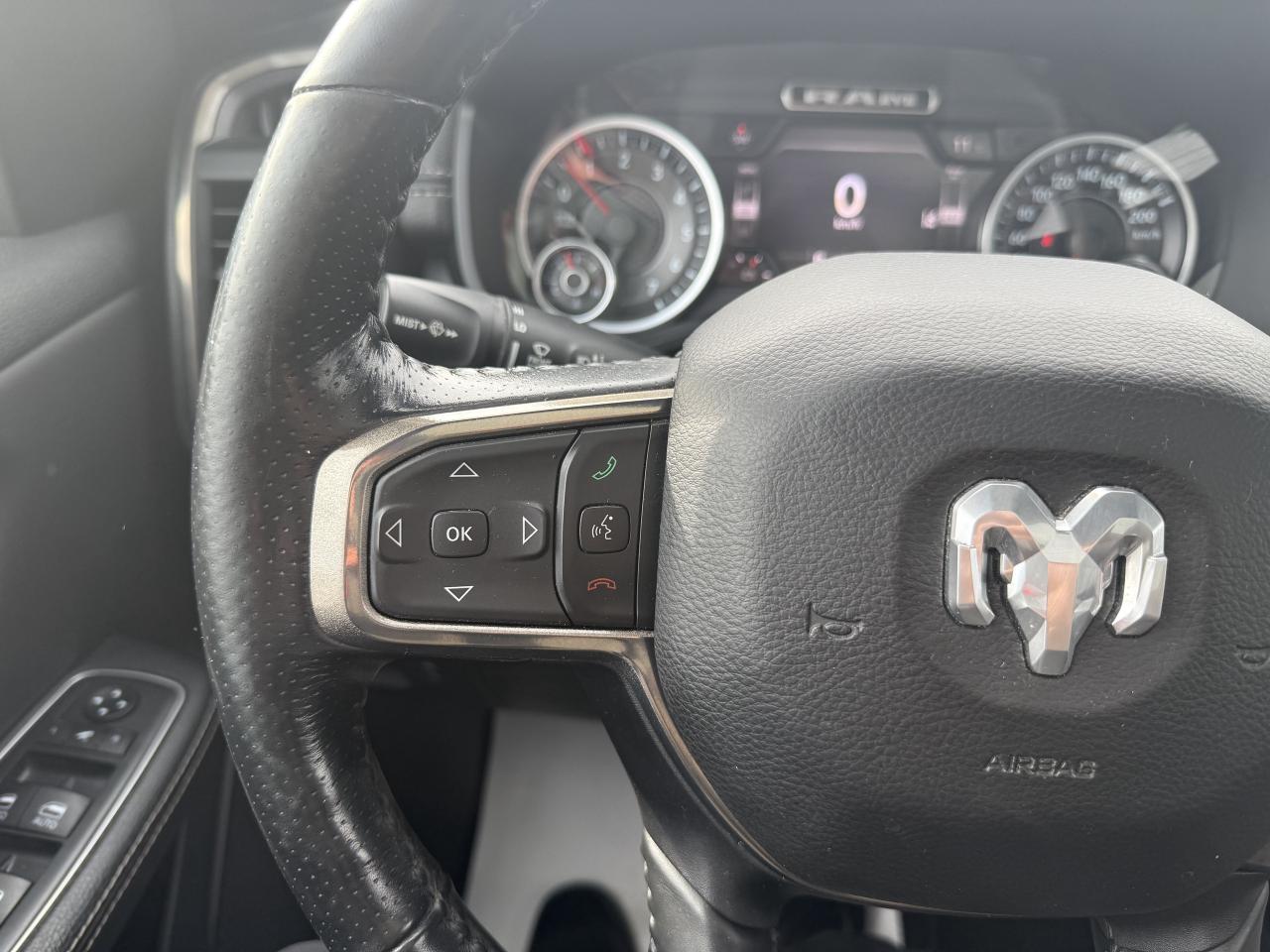 2020 RAM 1500 SPORT CREW 4X4 - HEMI - PANORAMIC SUNROOF Photo