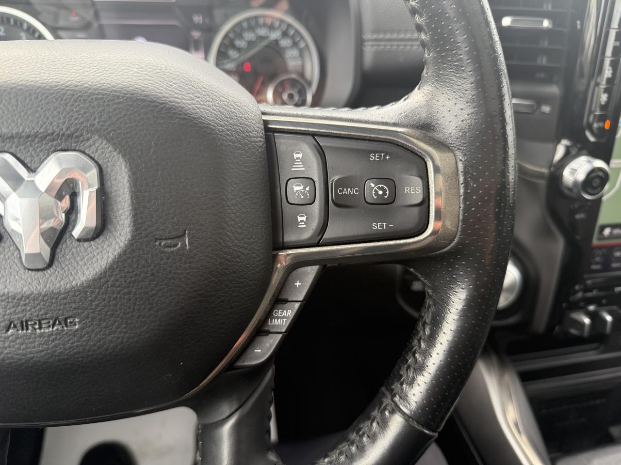 2020 RAM 1500 SPORT CREW 4X4 - HEMI - PANORAMIC SUNROOF Photo