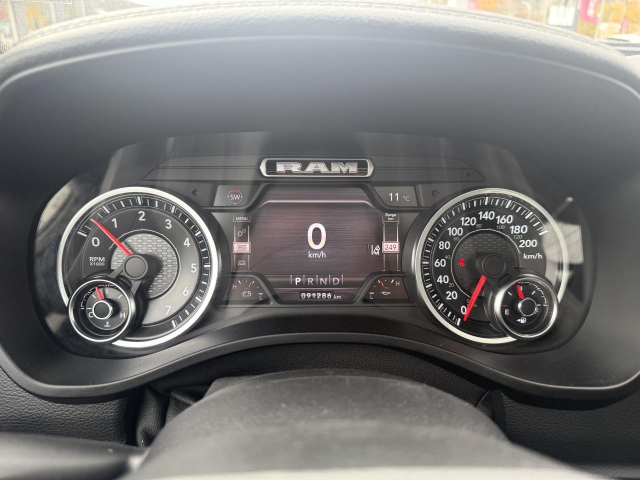 2020 RAM 1500 SPORT CREW 4X4 - HEMI - PANORAMIC SUNROOF Photo