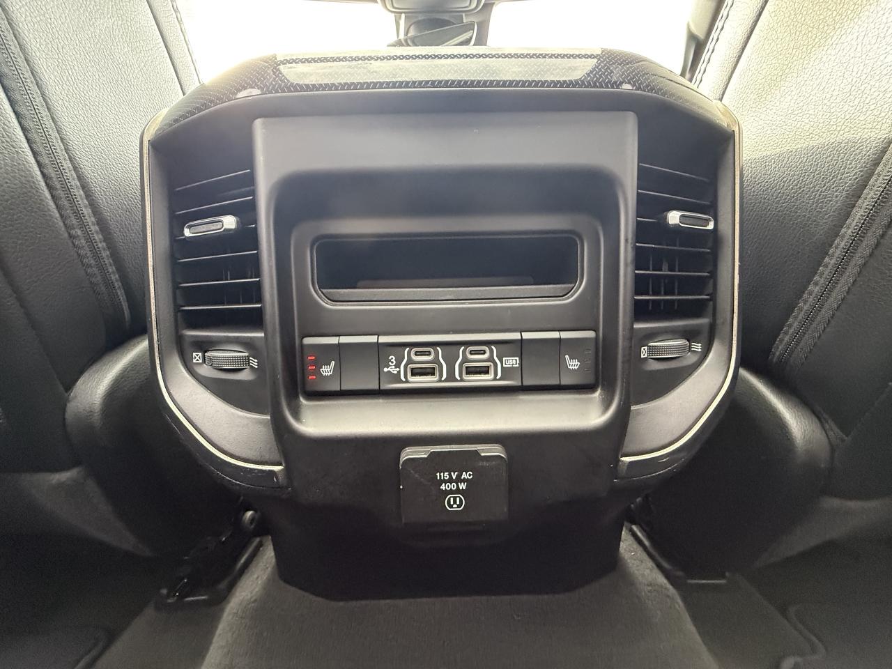 2020 RAM 1500 SPORT CREW 4X4 - HEMI - PANORAMIC SUNROOF Photo