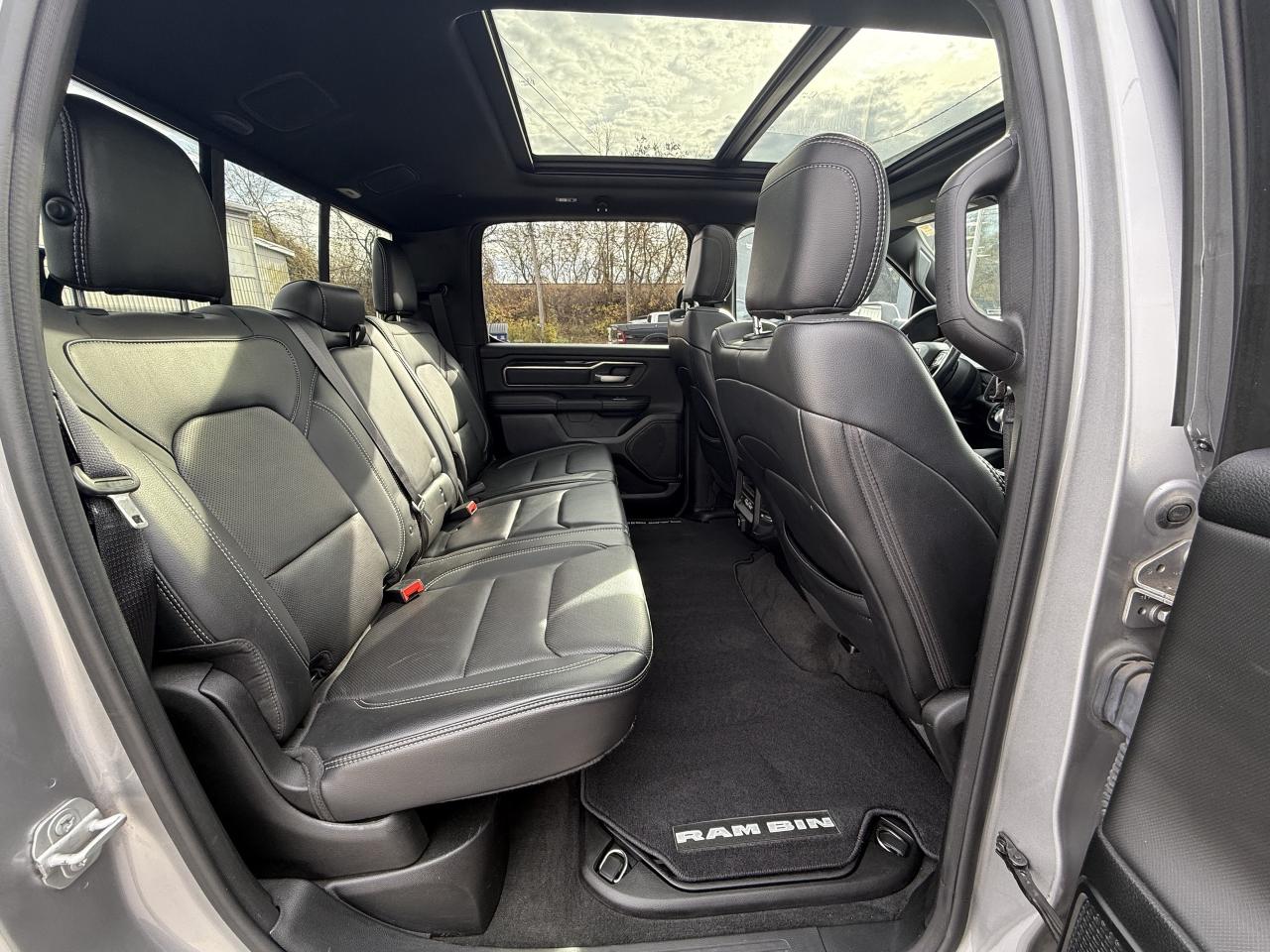 2020 RAM 1500 SPORT CREW 4X4 - HEMI - PANORAMIC SUNROOF Photo