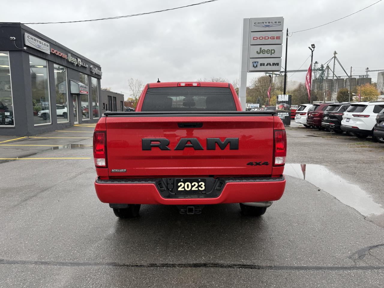 2023 RAM 1500 Classic Express 4x4 Crew Cab - Extended Warranty! Photo