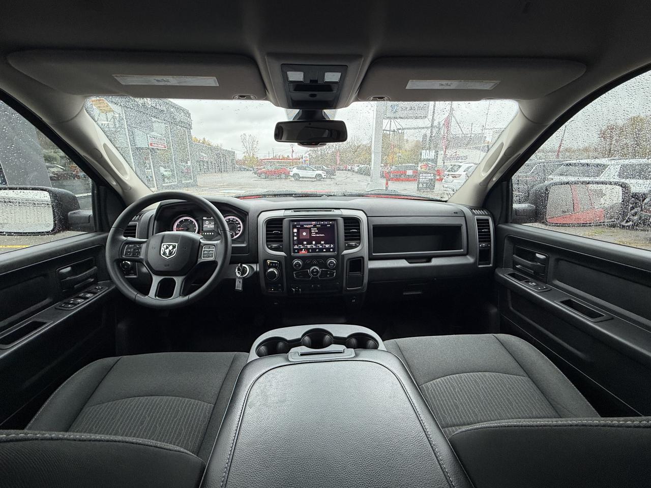 2023 RAM 1500 Classic Express 4x4 Crew Cab - Extended Warranty! Photo