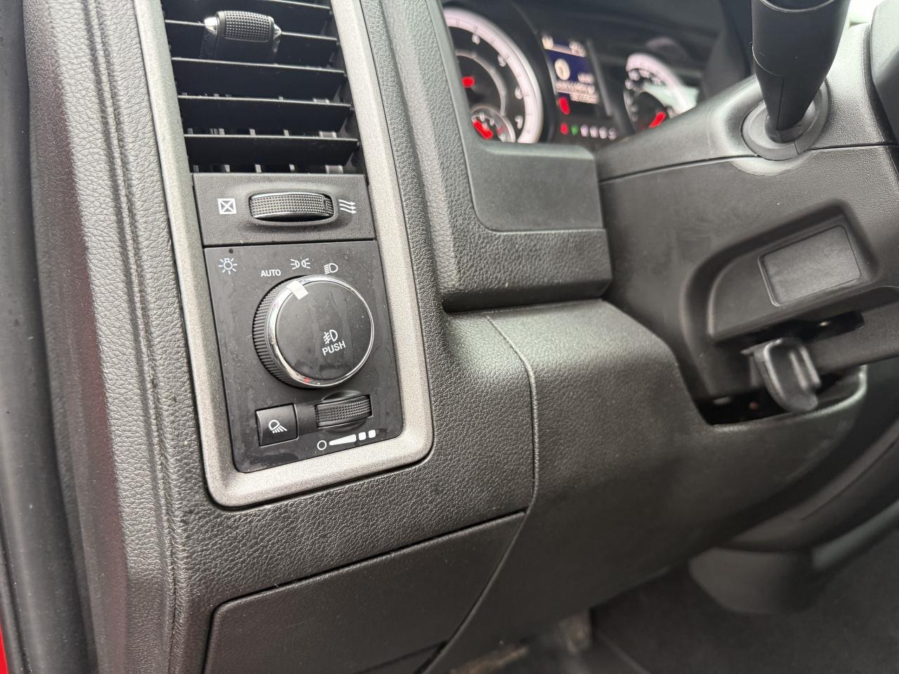 2023 RAM 1500 Classic Express 4x4 Crew Cab - Extended Warranty! Photo