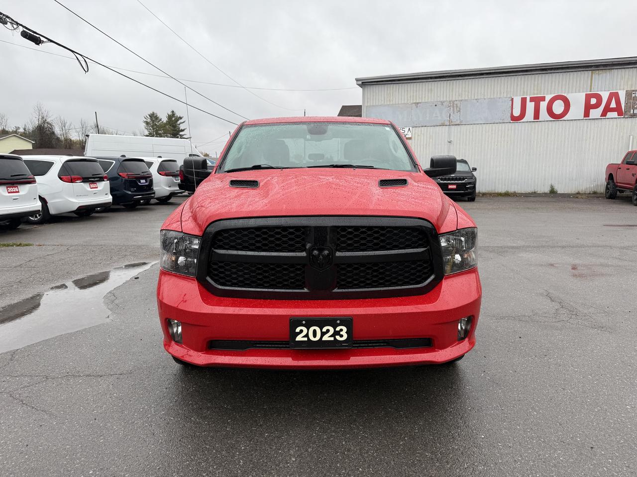 2023 RAM 1500 Classic Express 4x4 Crew Cab - Extended Warranty! Photo