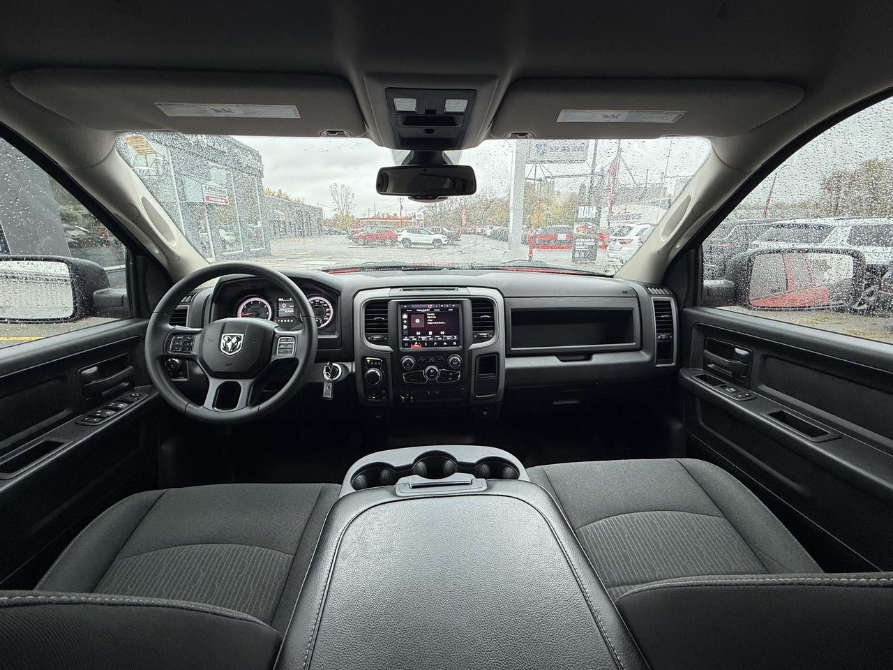 2023 RAM 1500 Classic Express 4x4 Crew Cab - Extended Warranty! Photo