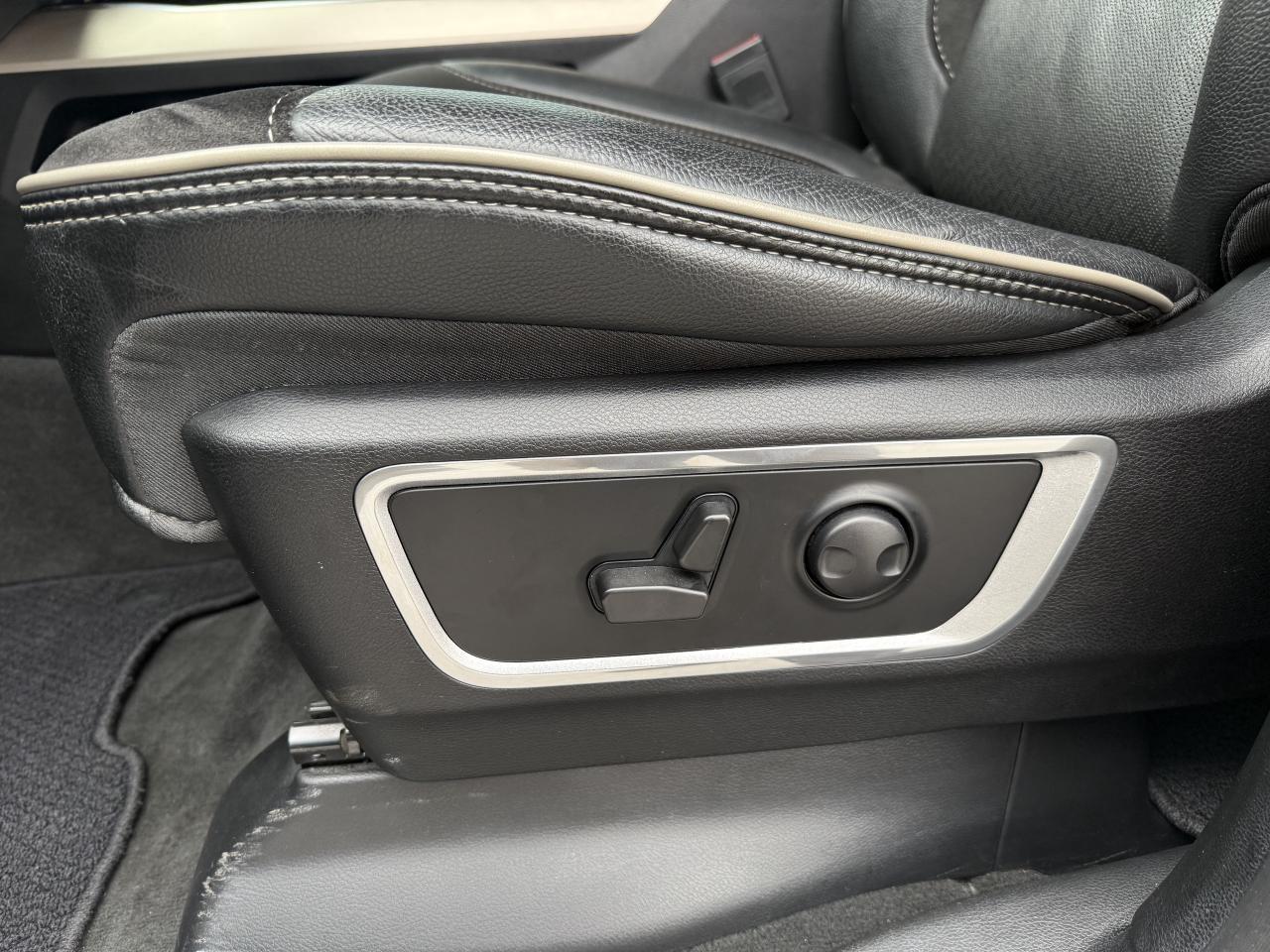 2022 RAM 1500 Laramie 4x4 Crew Cab - Extended Warranty! Photo