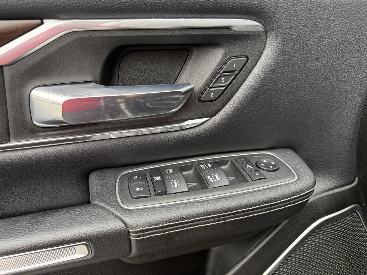 2022 RAM 1500 Laramie 4x4 Crew: Extended Warranty! - Go Low Zone Photo