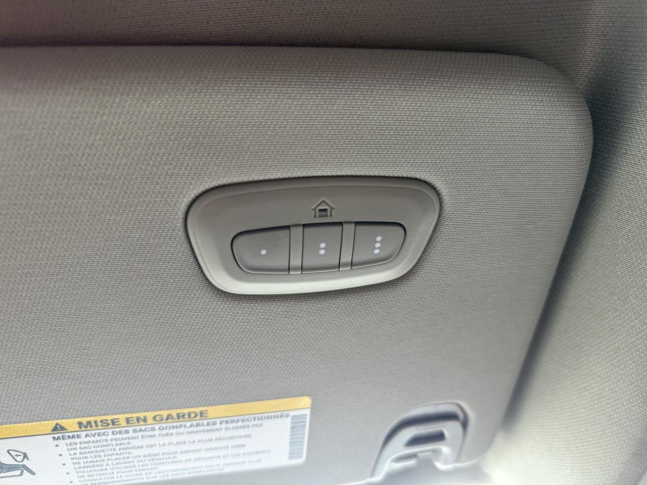 2022 RAM 1500 Laramie 4x4 Crew Cab - Extended Warranty! Photo