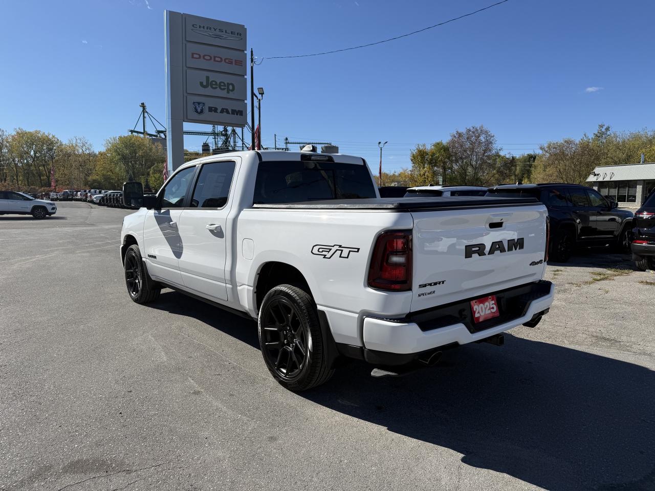2025 RAM 1500 SPORT CREW GT- TOW GROUP- AIR RIDE-FLOOR SHIFT Photo2