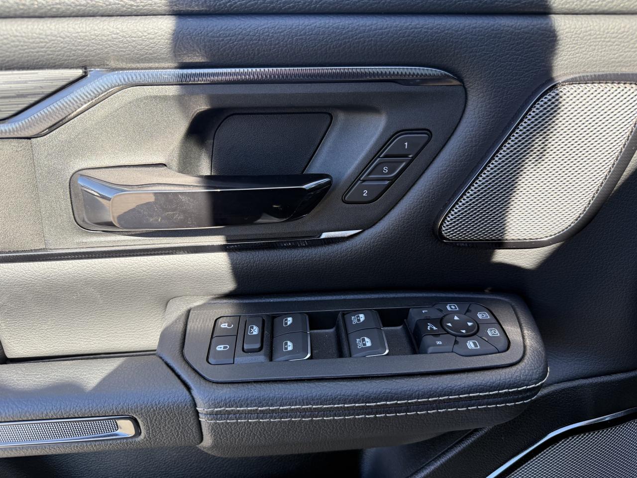 2025 RAM 1500 SPORT CREW GT- TOW GROUP- AIR RIDE-FLOOR SHIFT Photo