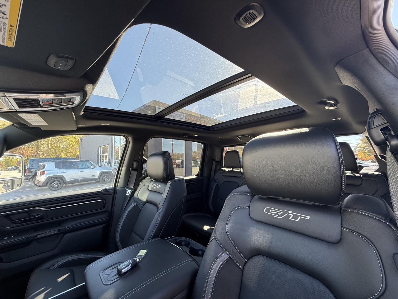 2025 RAM 1500 SPORT CREW GT- TOW GROUP- AIR RIDE-FLOOR SHIFT Photo