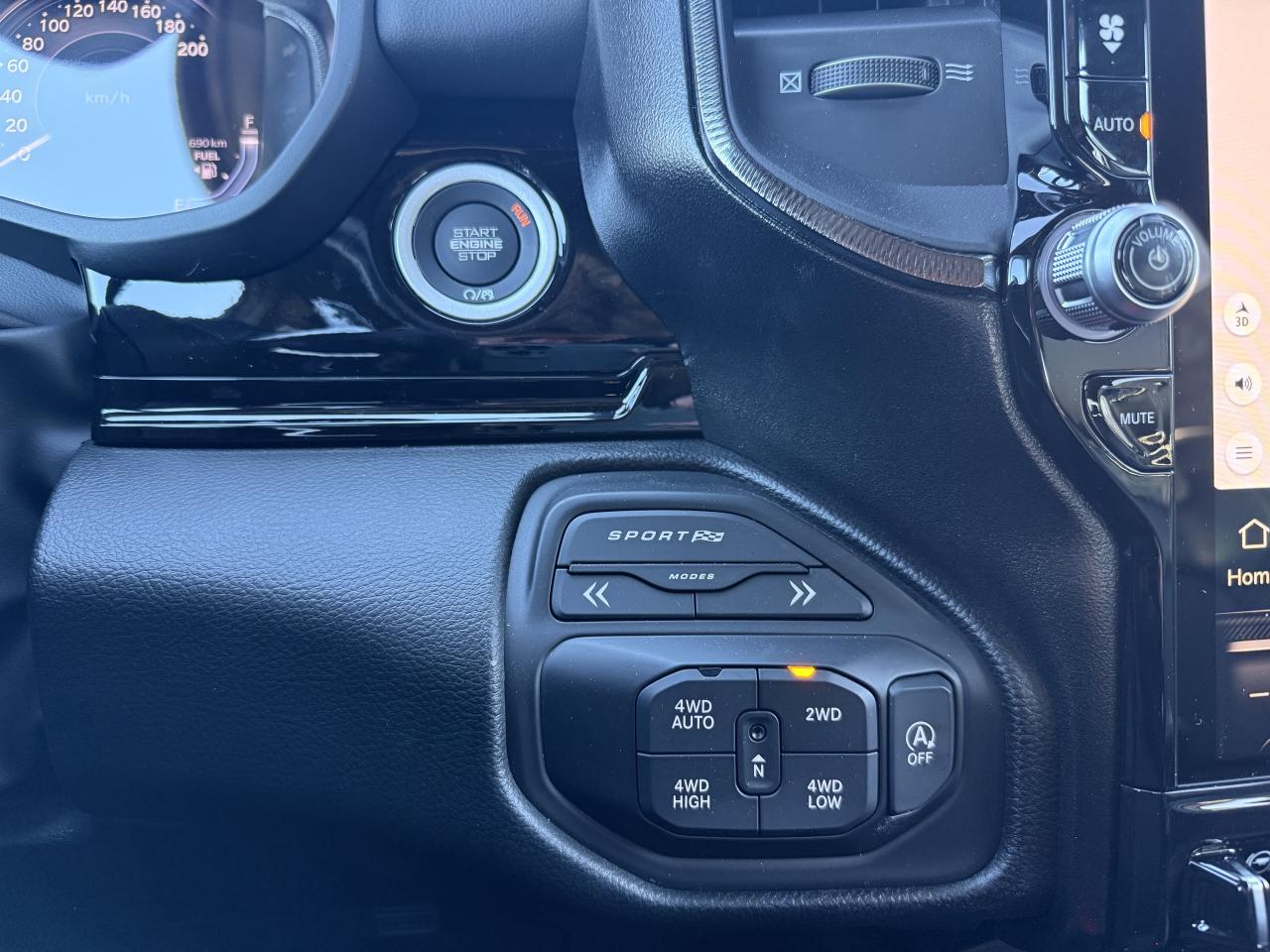 2025 RAM 1500 SPORT CREW GT- TOW GROUP- AIR RIDE-FLOOR SHIFT Photo