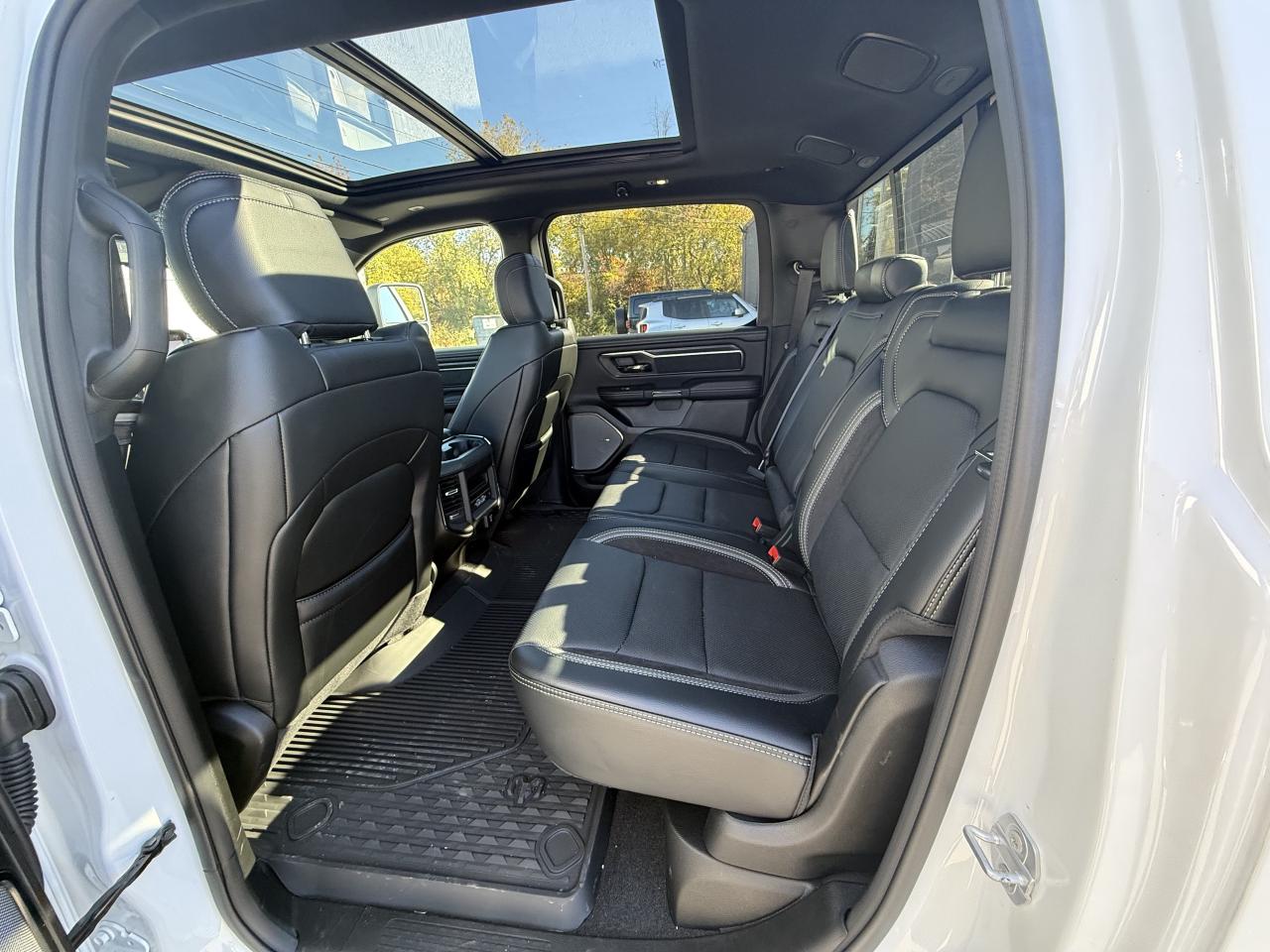 2025 RAM 1500 SPORT CREW GT- TOW GROUP- AIR RIDE-FLOOR SHIFT Photo