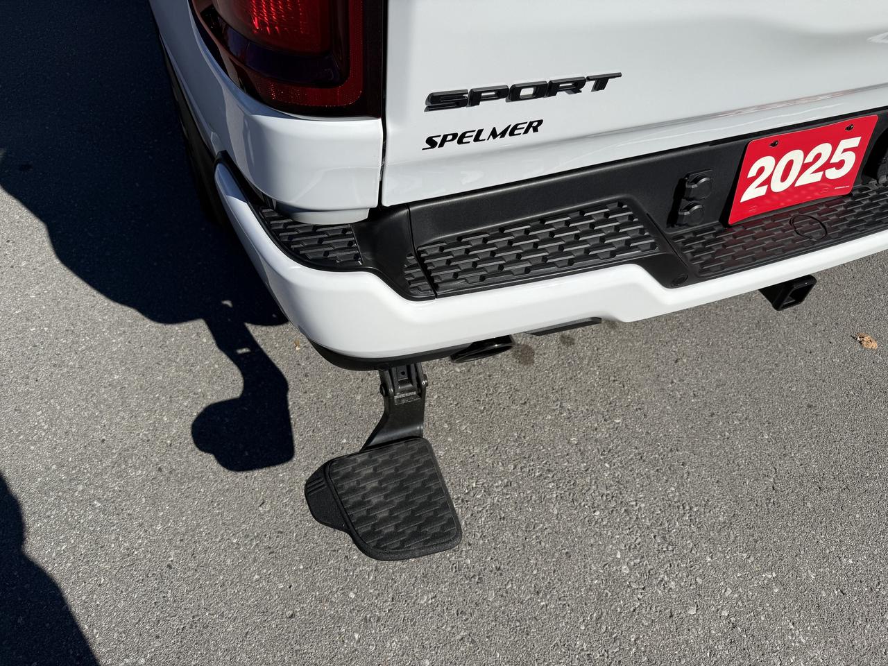 2025 RAM 1500 SPORT CREW GT- TOW GROUP- AIR RIDE-FLOOR SHIFT Photo4