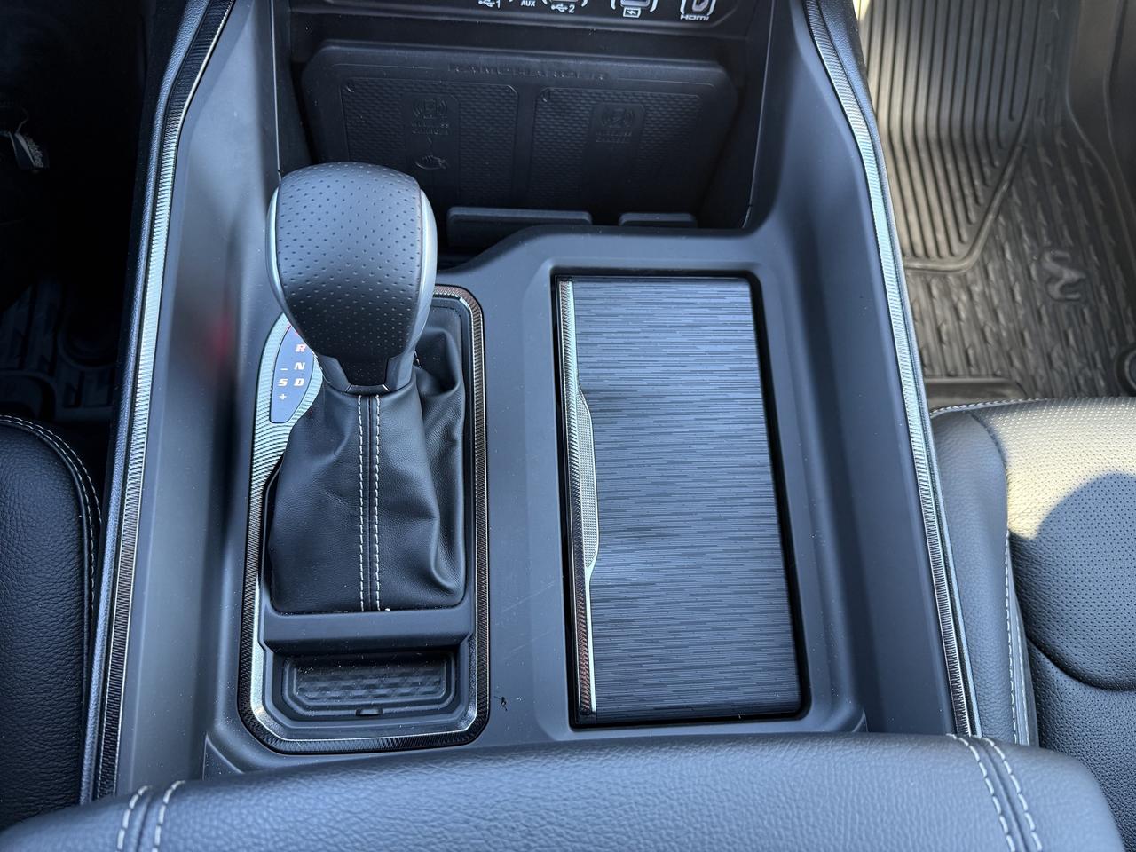 2025 RAM 1500 SPORT CREW GT- TOW GROUP- AIR RIDE-FLOOR SHIFT Photo