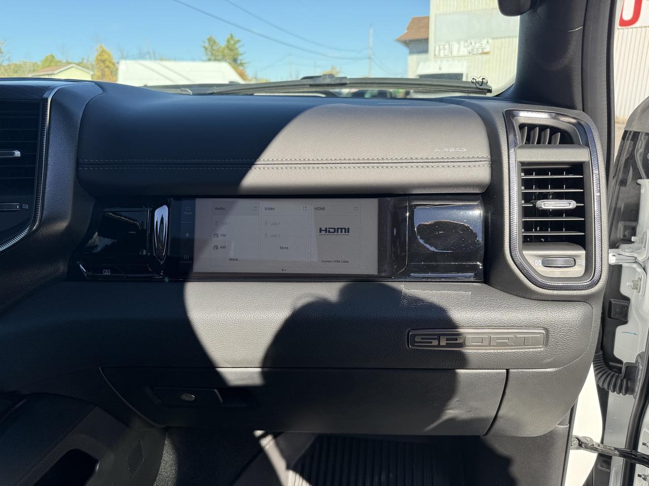 2025 RAM 1500 SPORT CREW GT- TOW GROUP- AIR RIDE-FLOOR SHIFT Photo