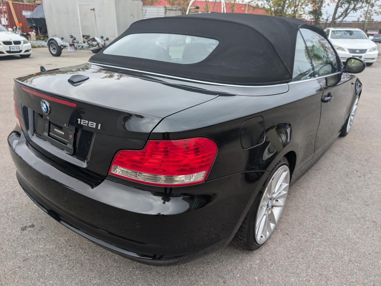 2010 BMW 1 Series SPORT PACKAGE 2dr Cabriolet 128i Photo