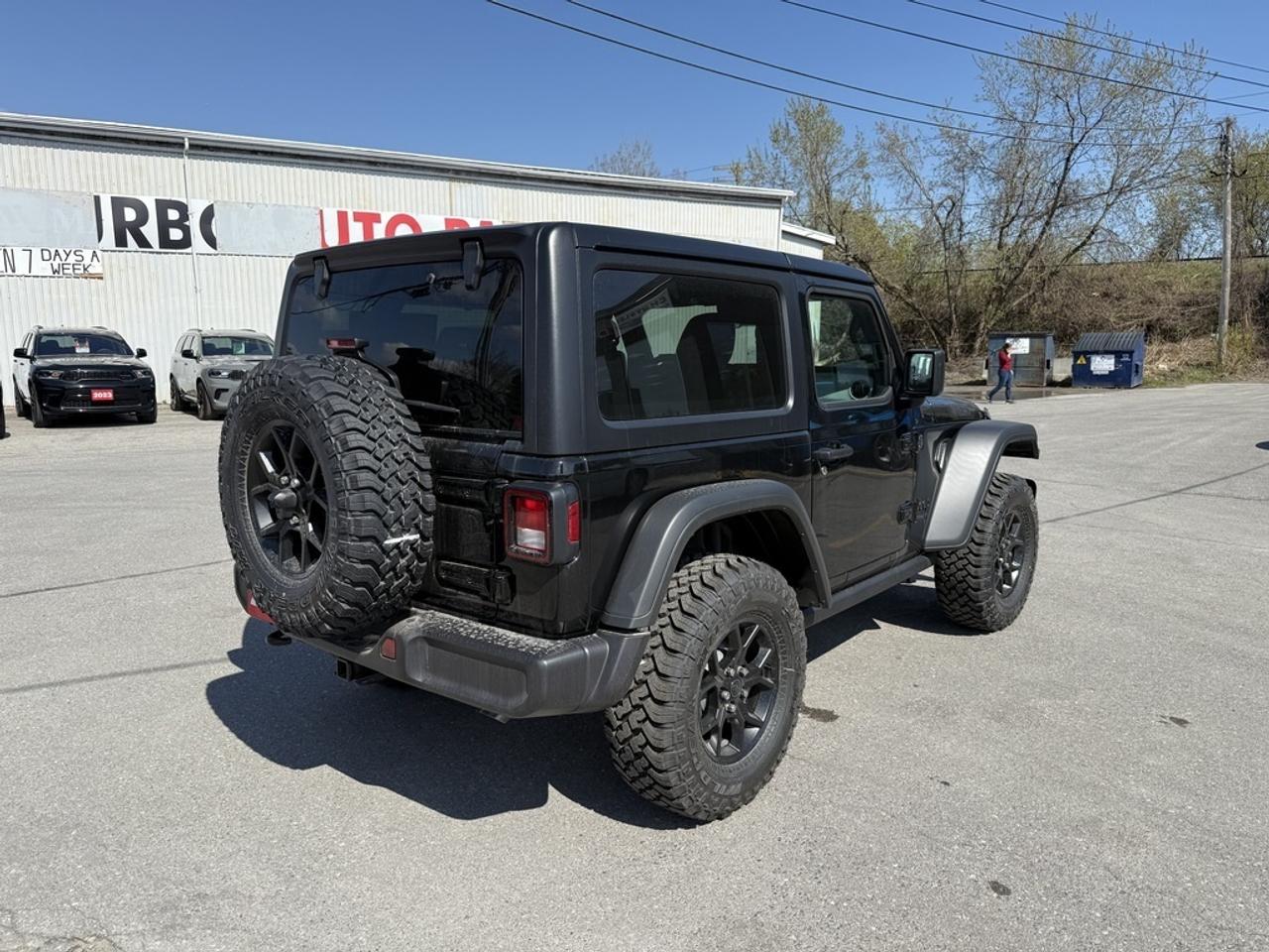 2025 Jeep Wrangler Willys 2 Door 4x4 - Demo!  Manual! Photo4