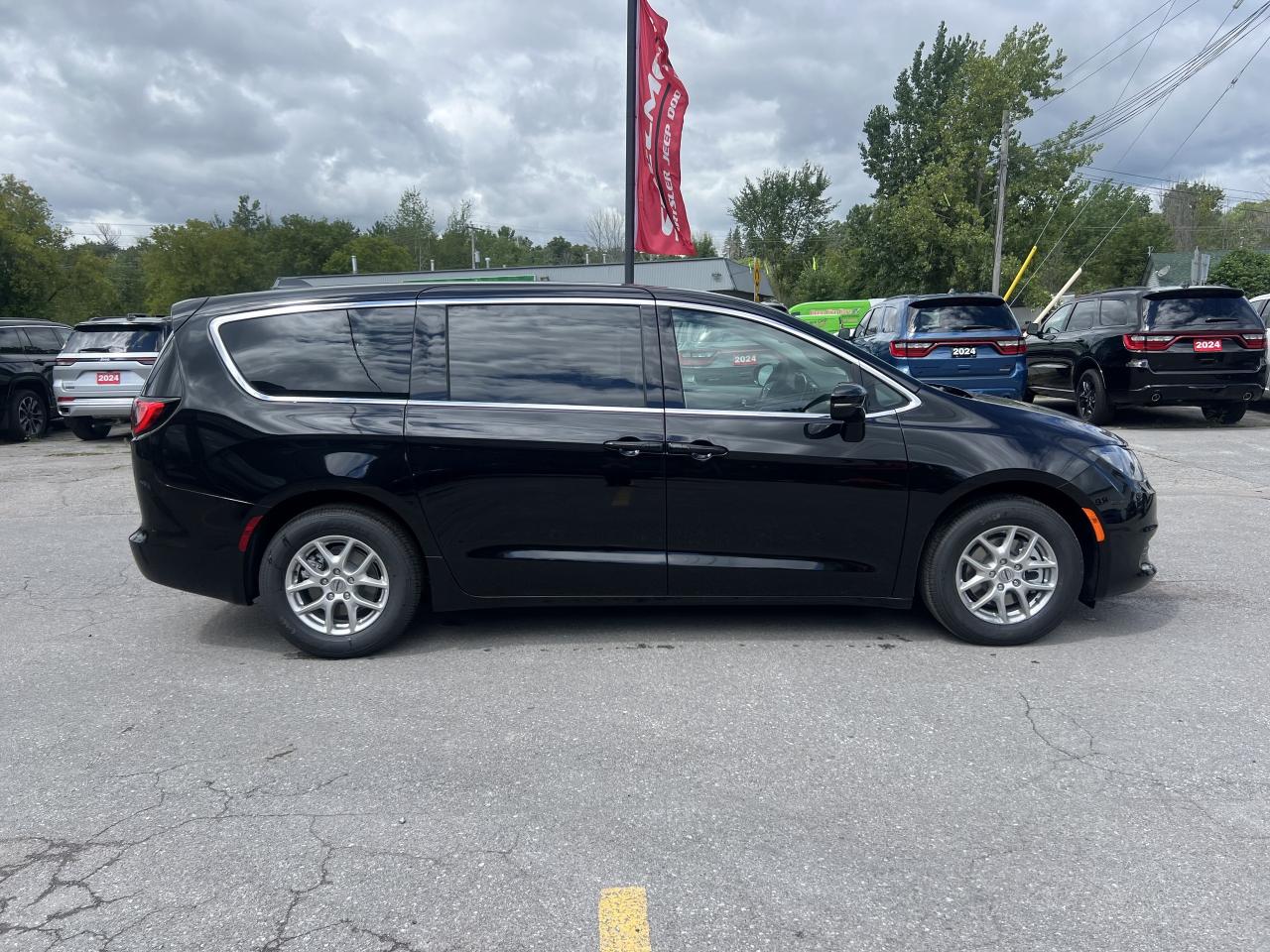 2024 Chrysler Grand Caravan SXT - Safety Tec Group - Navigation Photo