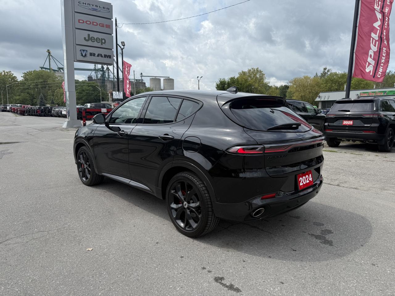 2024 Dodge Hornet PHEV R/T AWD  PHEV - TRACK PACK - BLACKTOP PACKAGE Photo