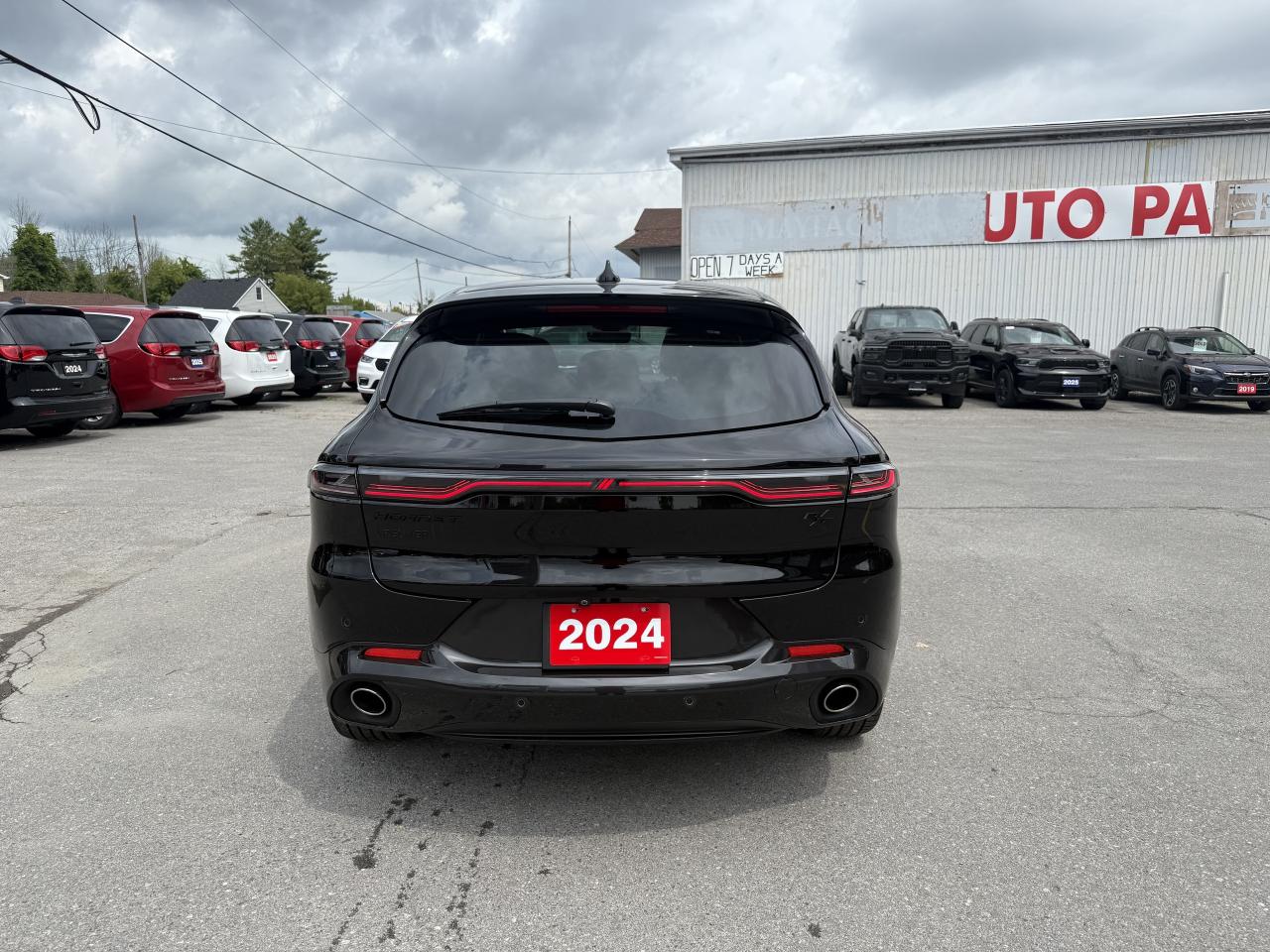 2024 Dodge Hornet PHEV R/T AWD  PHEV - TRACK PACK - BLACKTOP PACKAGE Photo3