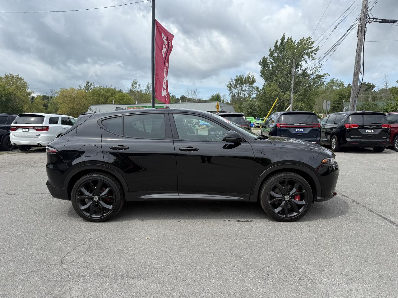 2024 Dodge Hornet PHEV R/T AWD  PHEV - TRACK PACK - BLACKTOP PACKAGE Photo