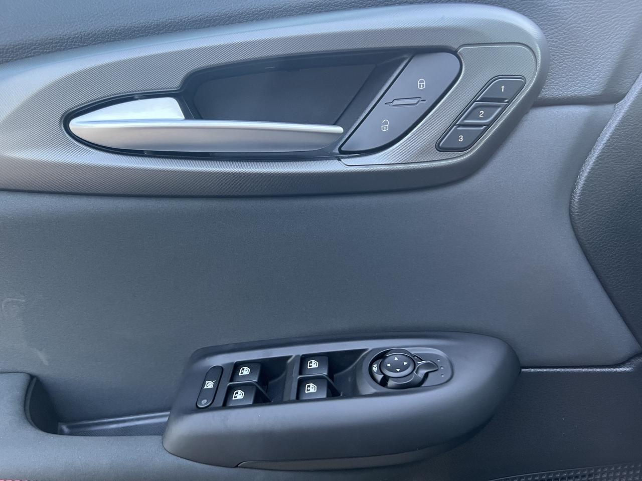 2024 Dodge Hornet PHEV R/T AWD  PHEV - TRACK PACK - BLACKTOP PACKAGE Photo