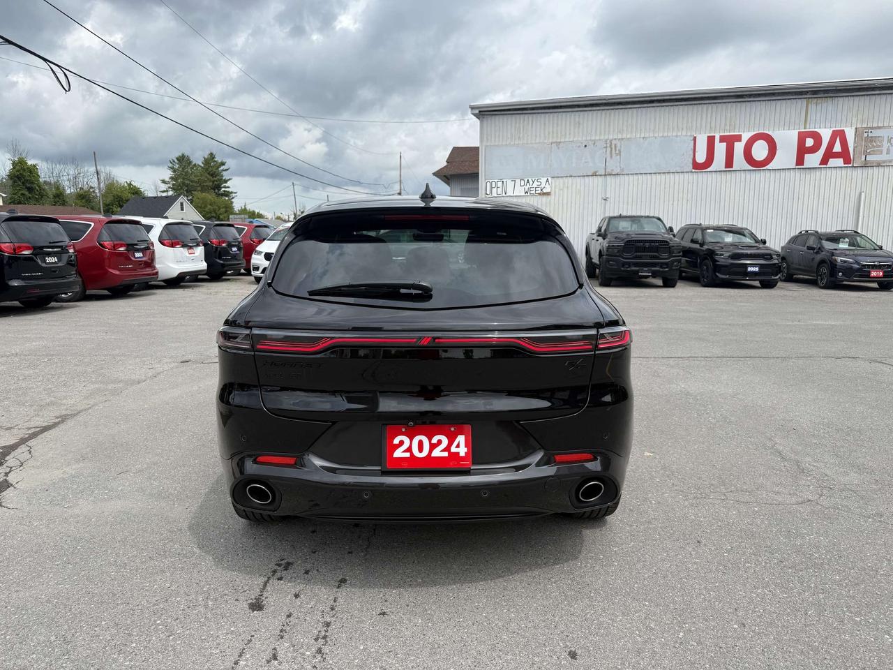 2024 Dodge Hornet R/T AWD  PHEV - TRACK PACK - BLACKTOP PACKAGE Photo4
