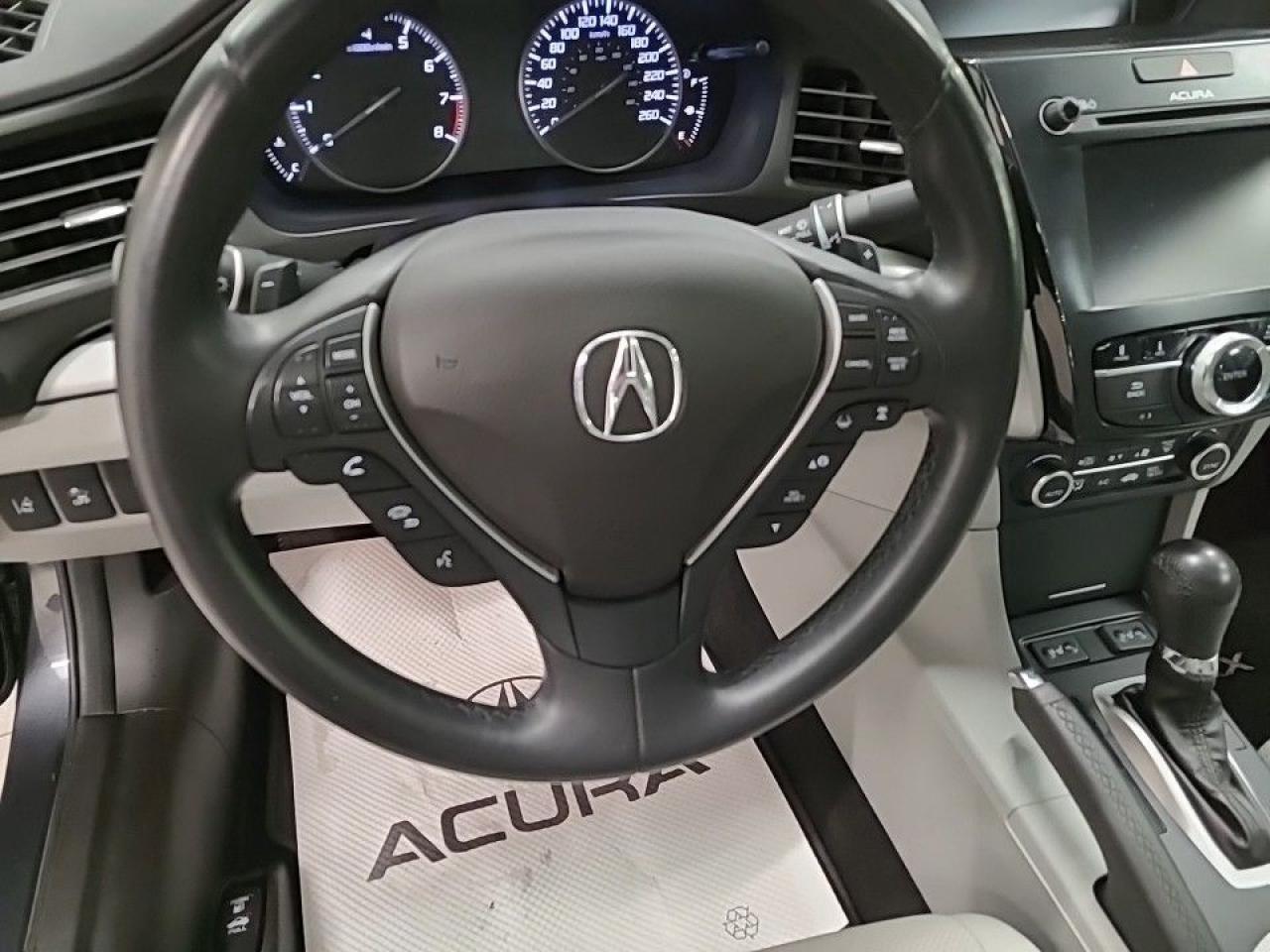 2016 Acura ILX 4dr Sdn Premium Pkg (Clean and Well Maintained!!) Photo