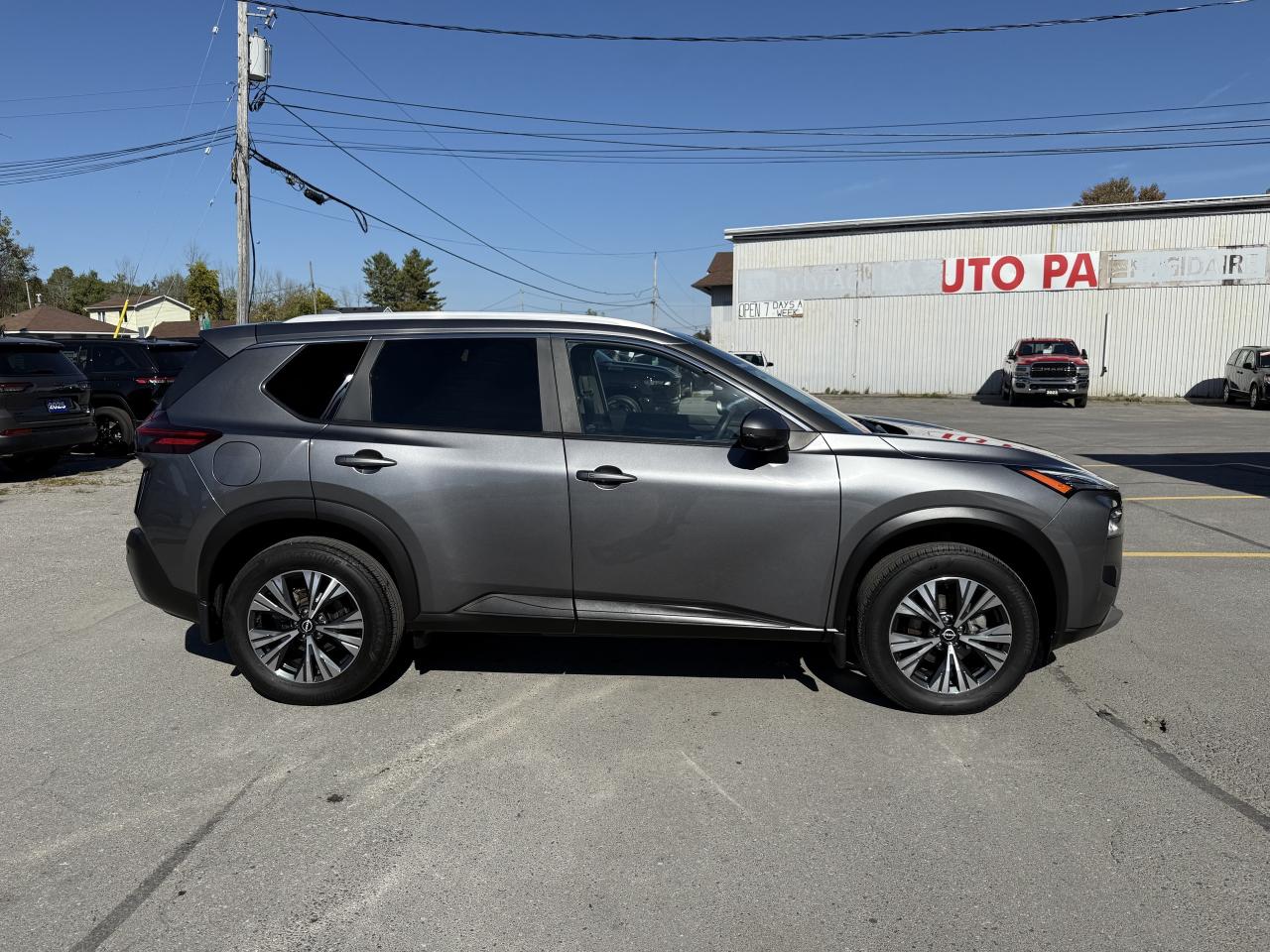 2023 Nissan Rogue AWD SV Moonroof - Heated seats - Remote Start Photo