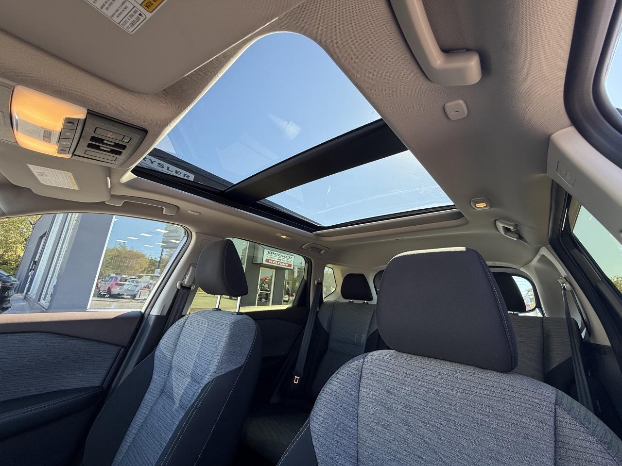 2023 Nissan Rogue AWD SV Moonroof - Heated seats - Remote Start Photo