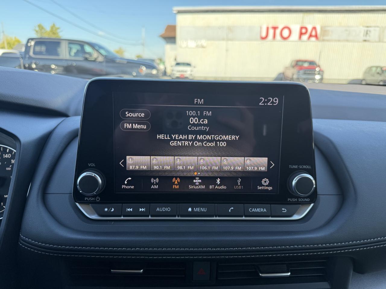 2023 Nissan Rogue AWD SV Moonroof - Heated seats - Remote Start Photo