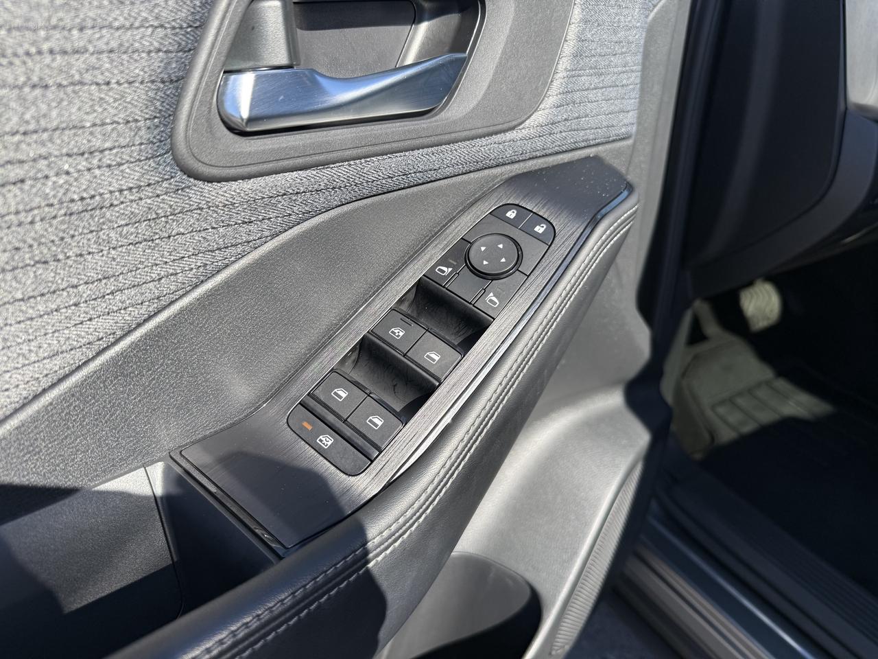 2023 Nissan Rogue AWD SV Moonroof - Heated seats - Remote Start Photo