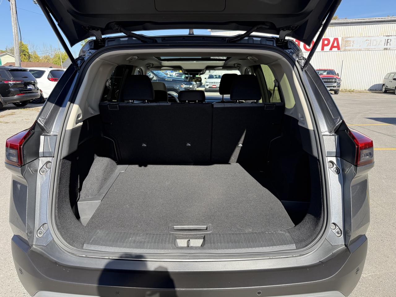 2023 Nissan Rogue AWD SV Moonroof - Heated seats - Remote Start Photo