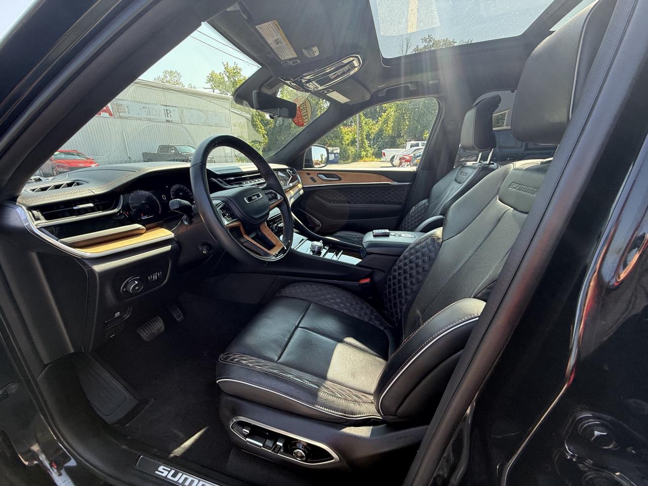 2023 Jeep Grand Cherokee SUMMIT RESERVE - LAST YEAR FOR THE HEMI !!!! Photo