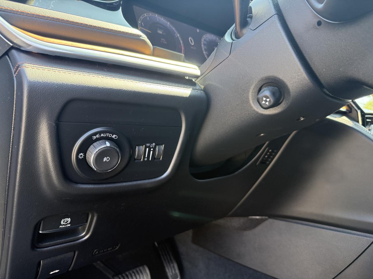 2023 Jeep Grand Cherokee SUMMIT RESERVE - LAST YEAR FOR THE HEMI !!!! Photo